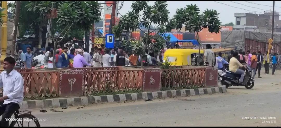 चंदौली की इस लेबर मंडी में हर सुबह बिकता है पसीना, हैरान कर देगी दास्तां