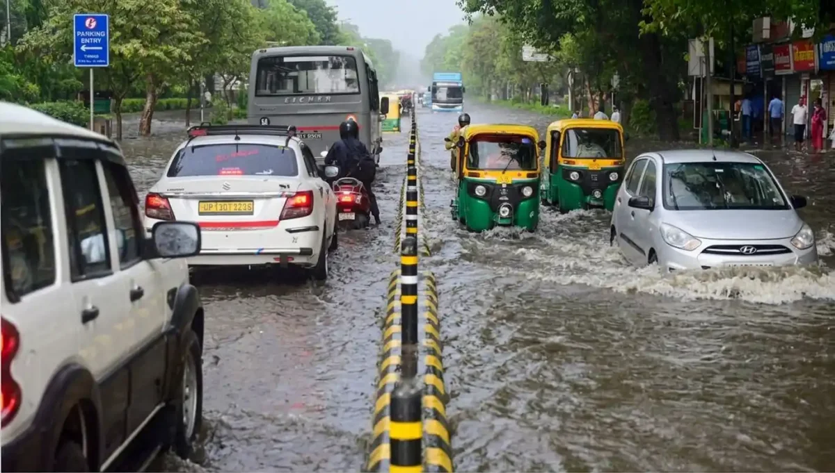 दिल्ली में पहली बार किसी बड़े अफसर का चौंकाने वाला कदम, जलभराव पर मांगी माफी