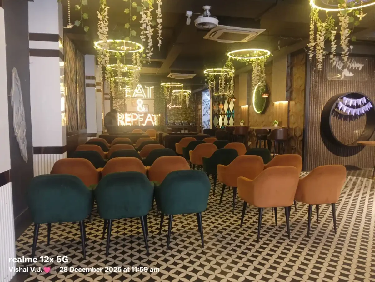 Mughalsarai में Family Dinner: Elaichi Restaurant By Andaaz का अनुभव मुगलसराय में फैमिली डिनर का नया पता: 'इलायची' में खाने का असली मज़ा