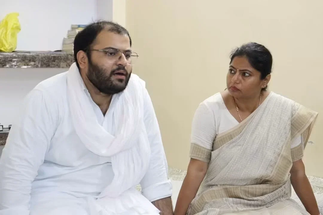 अतीक के घर अचानक क्यों पहुंचीं विधायक पल्लवी पटेल? पुरानी यादों का किया ज़िक्र
