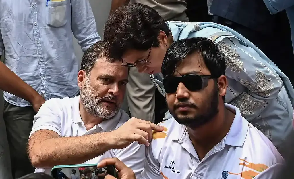 साहिल के लिए राहुल गांधी का धरना खत्म, FIR दर्ज होते ही उठाए बड़े सवाल