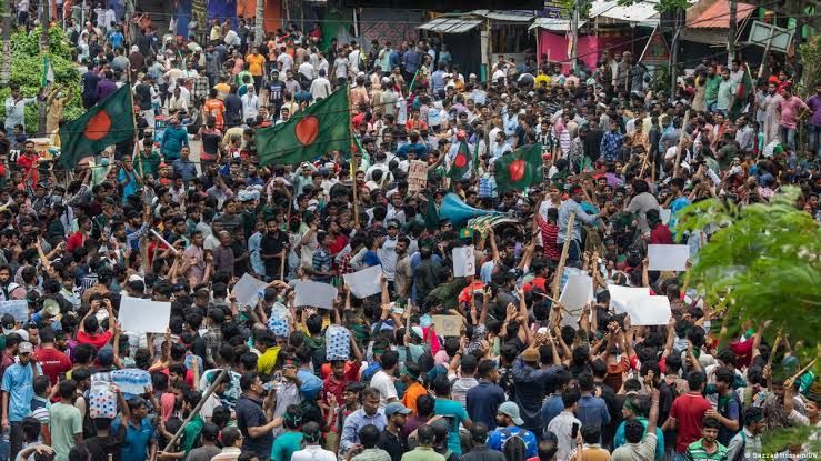 बांग्लादेश में फिर उपद्रव: क्रिकेटर शाकिब अल हसन के घर पर हमला, शेख हसीना के बयान के बाद बिगड़े हालात