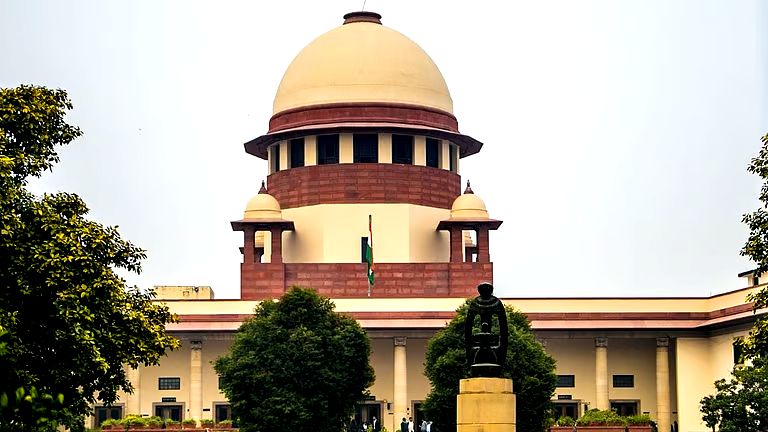 छात्र आंदोलन पर पुलिसिया लाठीचार्ज की होगी निष्पक्ष जांच, सुप्रीम कोर्ट ने बनाई 5 सदस्यीय कमेटी
