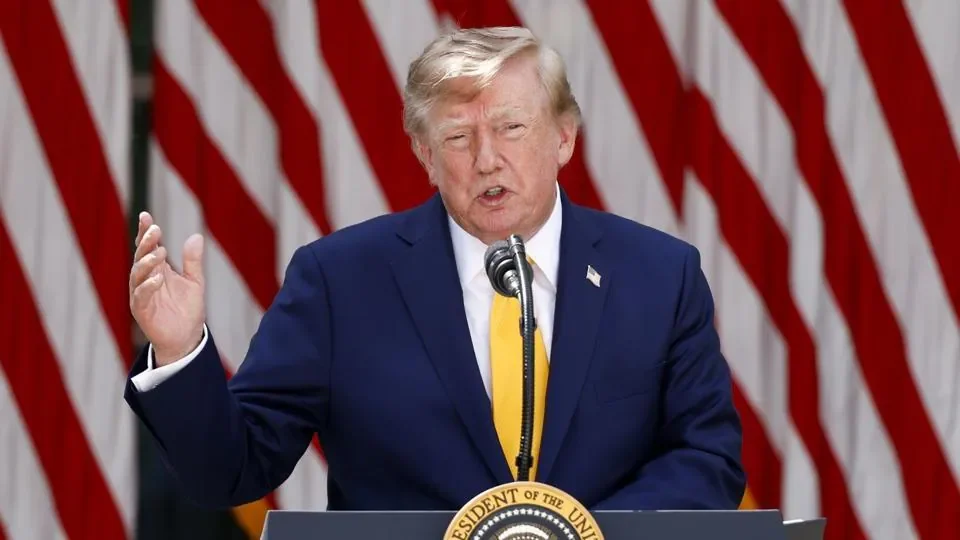 US H-1B Visa Fee: एच-1बी वीजा के लिए 1.03 लाख डॉलर की नई फीस का प्रस्ताव, भारतीय प्रोफेशनल्स की बढ़ेगी मुश्किल