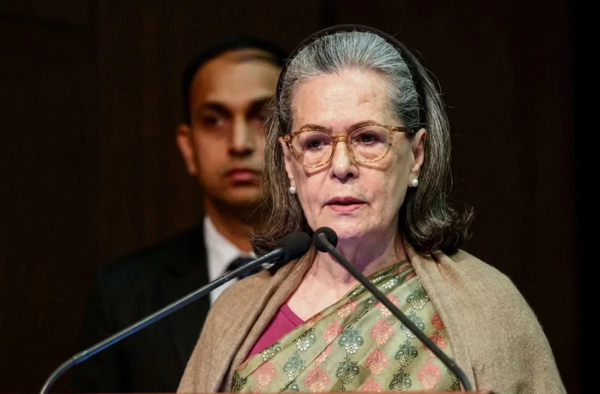 वंदे मातरम विवाद पर गरमाई सियासत: अमित शाह की मांग पर कांग्रेस का पलटवार
