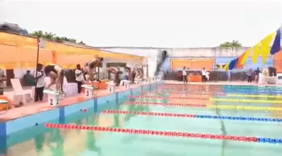 अयोध्या में लहराया वाराणसी का परचम, राज्य स्तरीय तैराकी में बना चैंपियन