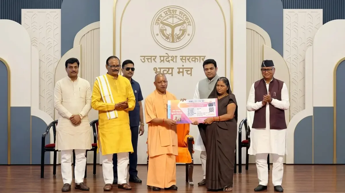 सीएम योगी का रसोइयों को बड़ा तोहफा, बोले- 2027 में साफ होगा बबुआ का सूपड़ा